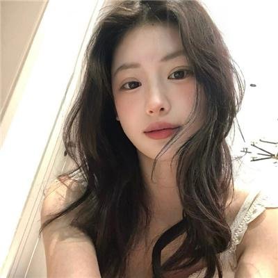 帐棚顶上的马戏团艺人